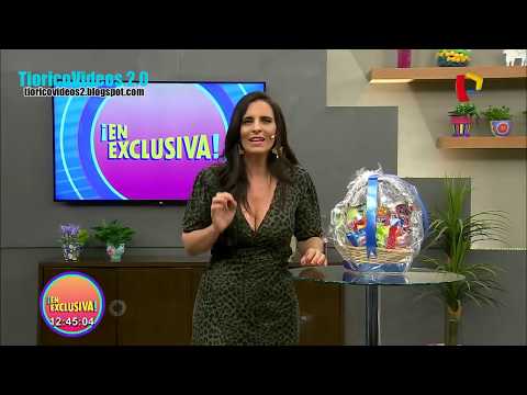 Laura Mostrando su lenceria