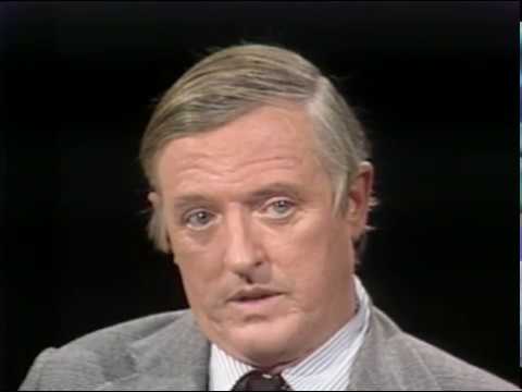 Видео: G Gordon Liddy Нетна стойност: Wiki, женен, семейство, сватба, заплата, братя и сестри