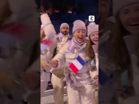 😅​🇫🇷​ Les Bleus ont bien rigolé pendant le défilé #olympics #jeuxolympiques #milanocortina2026