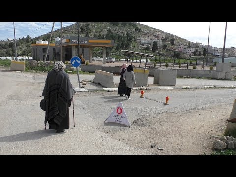 Israeli military blocking car traffic at main entrance to al-Fawwar R.C. since 19 February 2018