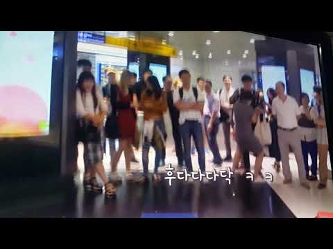 팔씨름 왕 이기면 상금  백만원(34)