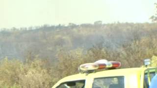 IMAGENES INCENDIO EN CERRO LEONES - 4 DOTACIONES HASTA LAS 5 DE LA TARDE