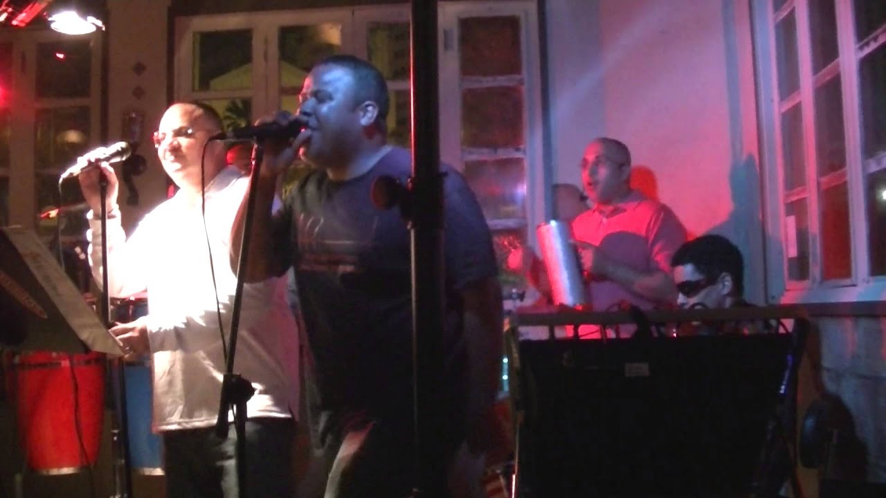 Grupo Afinque at Tequila Coast- La peleona canta Lenny Gonzalez.