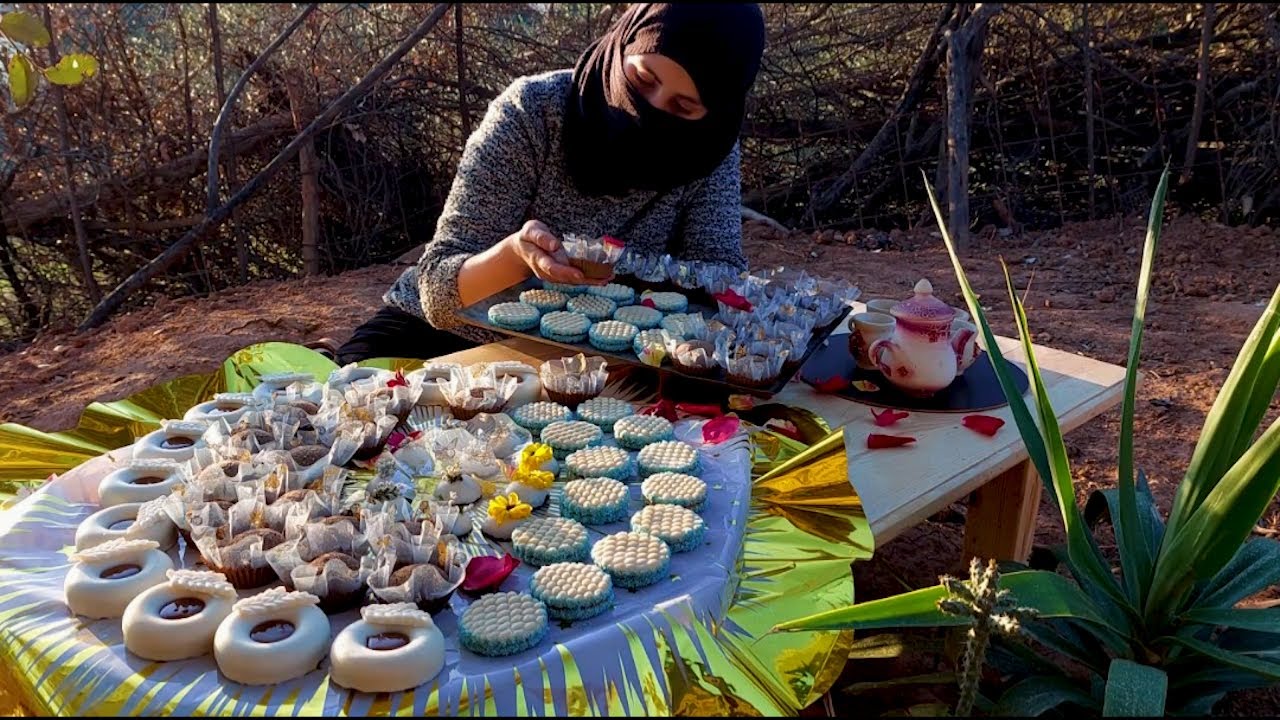 أجواء خرافية لعيد الفطر في البرية تحضير حلويات بورود الغابة