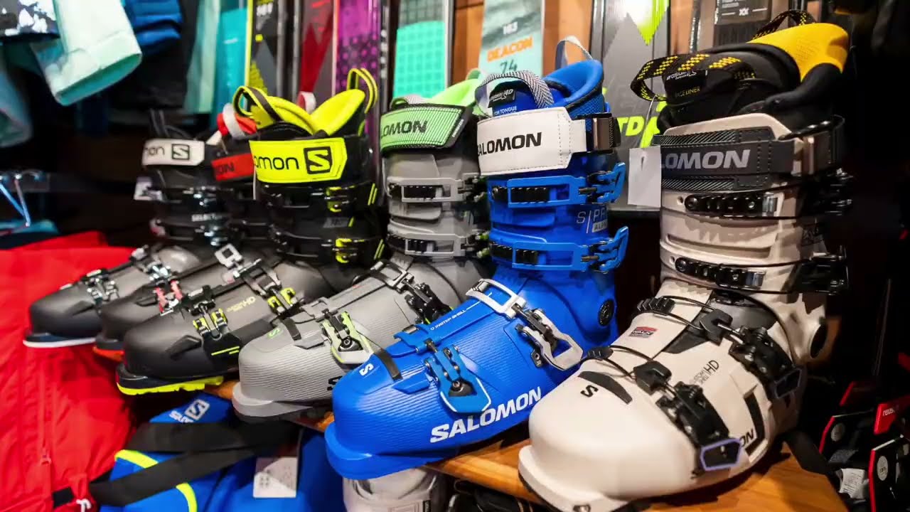 Equipement ski complet junior - Skis, bottes, casque et bâtons - Esports  Elit Vies ferrades i guies muntanya Andorra. Esquí i telemark a Andorra