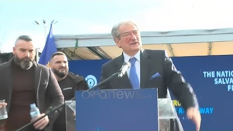 Berisha ngrihet në podium pas goditjes me grusht: Asgjë në botë nuk e mposht popullin e opozitës