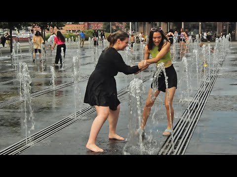 Girls and funny fountain games-6 ! / Девушки и веселые фонтанные игры-6 !