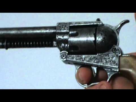 an EDISON GIOCATTOLI revolver Model FRONTIER