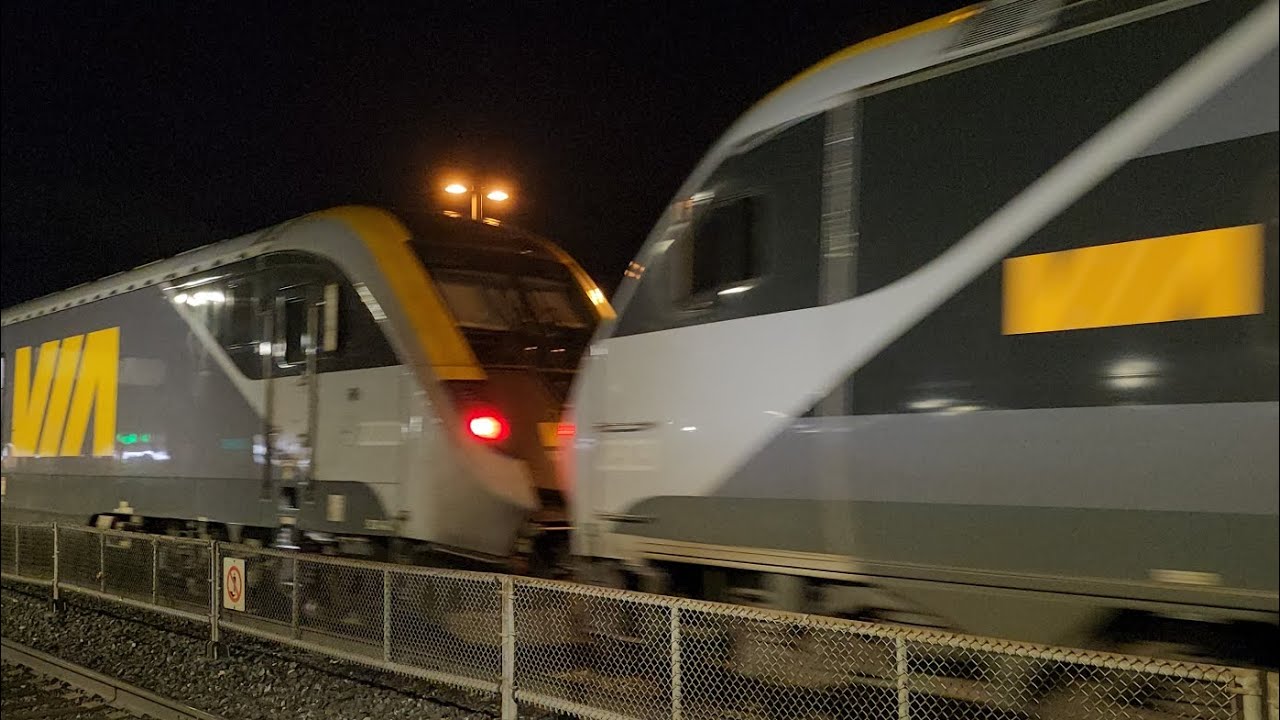 (Slow) (Charger J-Train) VIA E-87 - 2322 & 2222 And 2 Hour & 21 Minute Late VIA 75 - 2323 & 2223