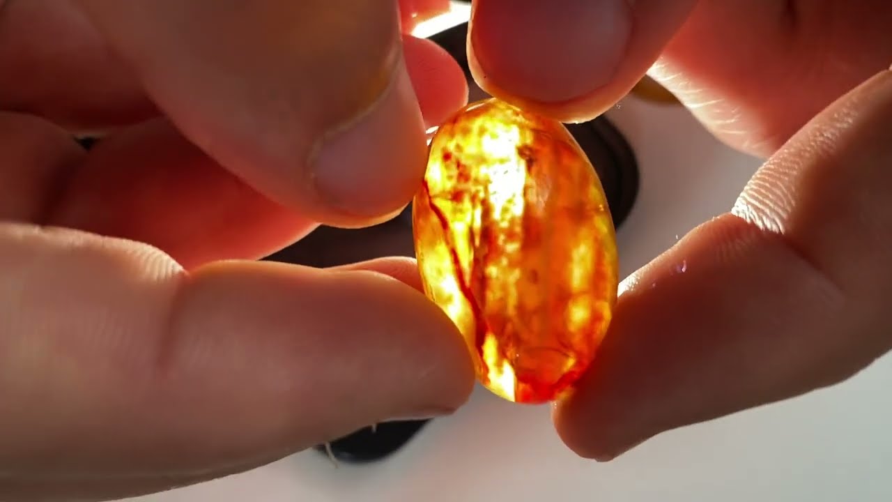 هل الفطور الموجودة في الحجر تؤثر على طاقته