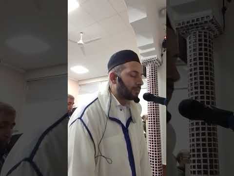 صلاة العشاء بمسجد المدينة ساسولو الايطالية  رمضان 
