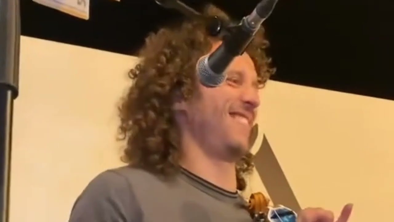 Στη κάψα του καλοκαιριού στο στάυρομα τση μέρας...