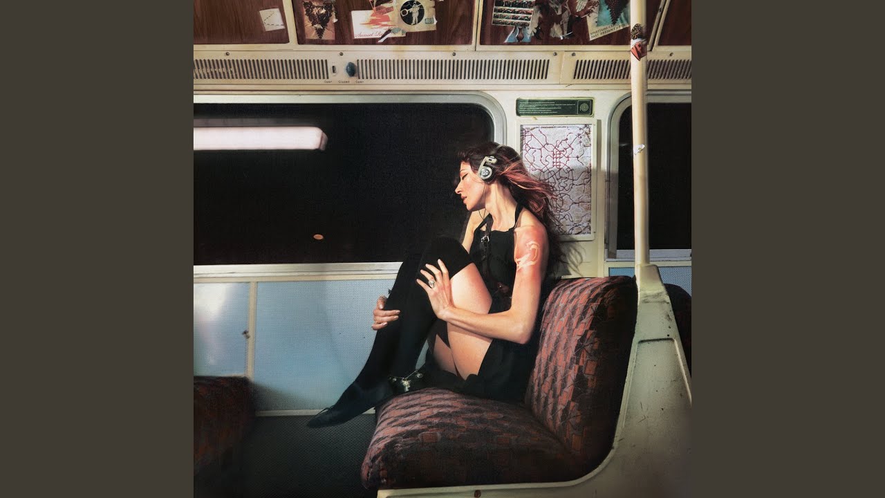 キャロライン・ポラチェック、グラミー賞ノミネートの最新作デラックス