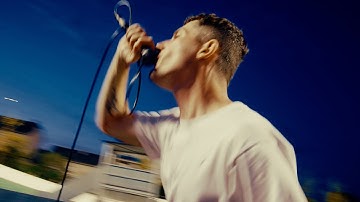 FRAGILE - MODEL (Live)