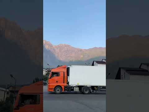 Гора над поселком.