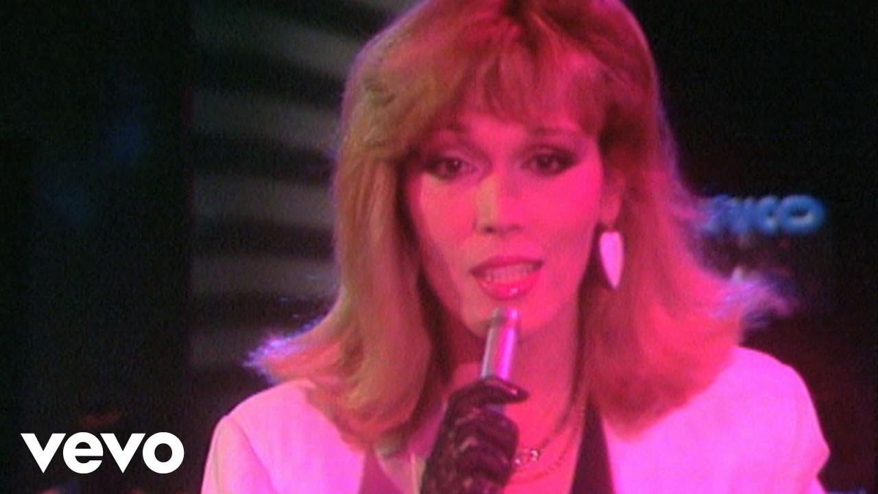 Amanda Lear - Solomon Gundie (ZDF Disco 22.12.1980) (VOD) - YouTube