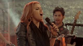 Video thumbnail of "Adriana Lucía - Voy A Coge La Maleta (Video Oficial)"