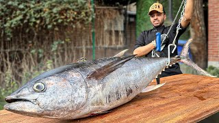 Cooking Tuna, One Of The Best Fish In The Persian Gulf