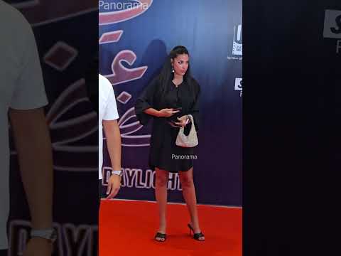 الهام وجدي بفستان مثير فى عرض فيلم فى عز الضهر