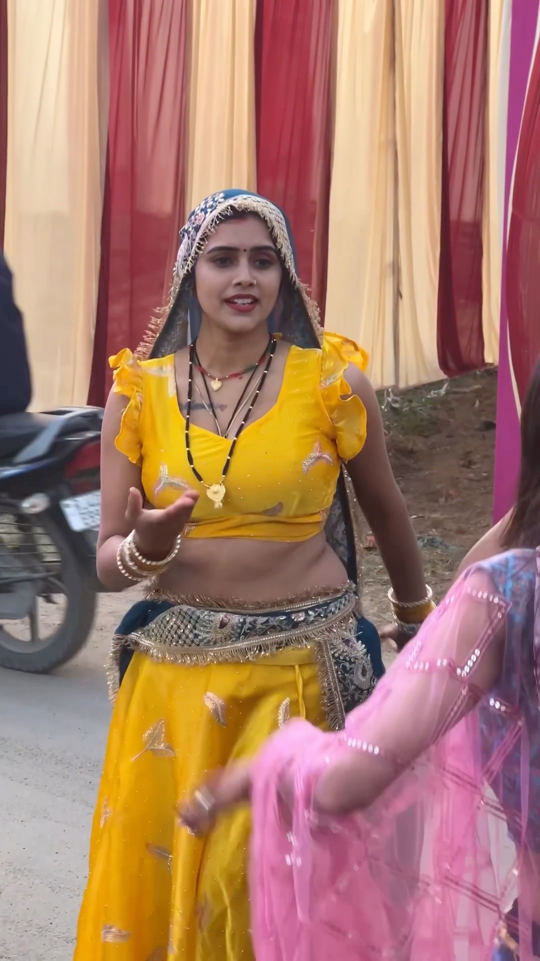 धीरे धीरे नाच लग जा गी नज़र #shorts #dance #meenu #trending