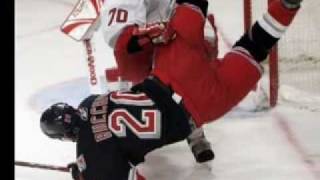 Video thumbnail of "The Hockey Song - Stompin Tom Connors"