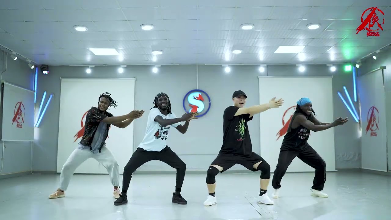 [Beginners Dance Workout] 萧亚轩   爱的主打歌|Sino Afro Dance Workout(Coreografia)|Easy Dance Fitness，Zumba