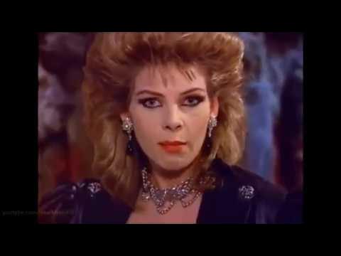 Жас інісі мен әпкесі жыныстық қатынасқа түскен кәсіби бейне