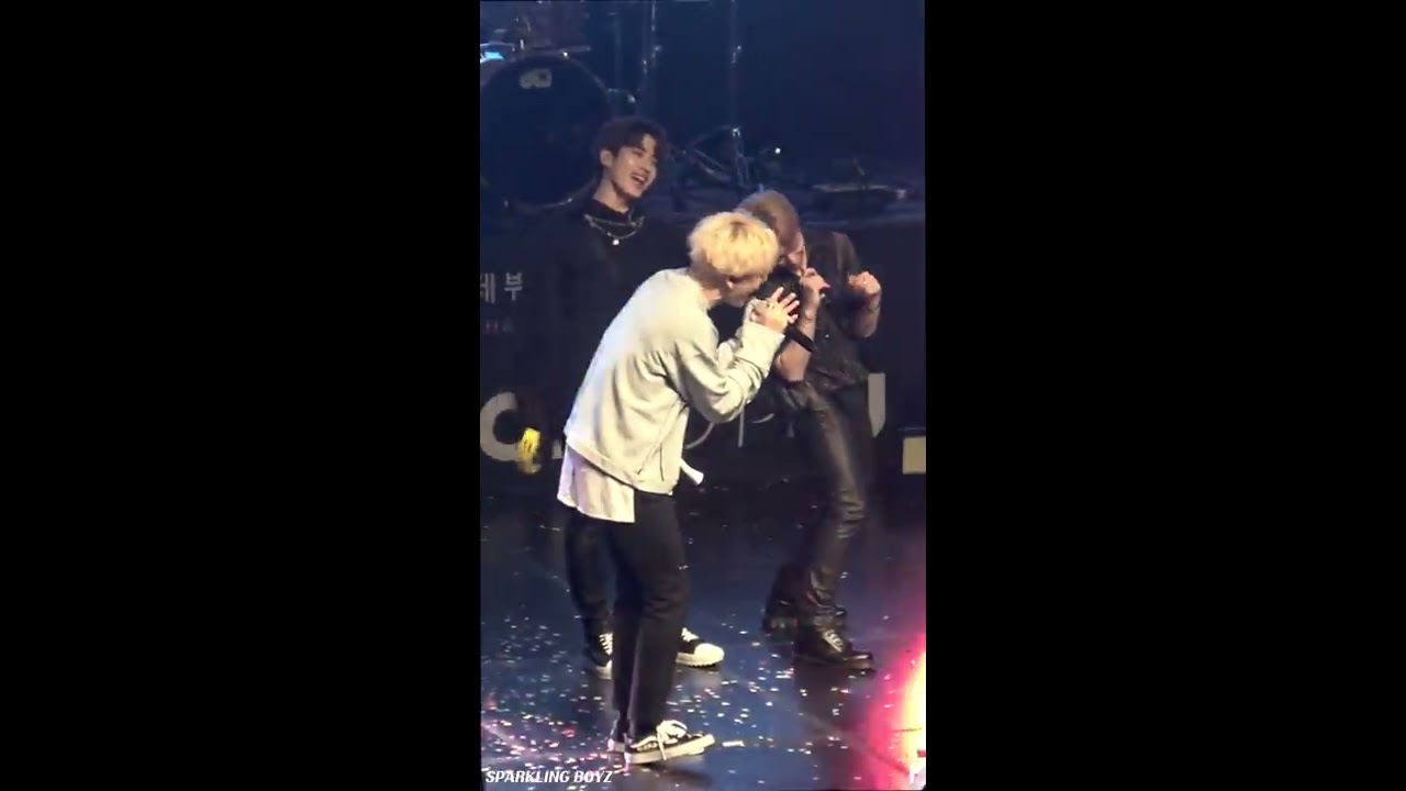 180624 ONEUS&ONEWE RBW 노래방  (데뷔하겠습니다 Piece Of U)