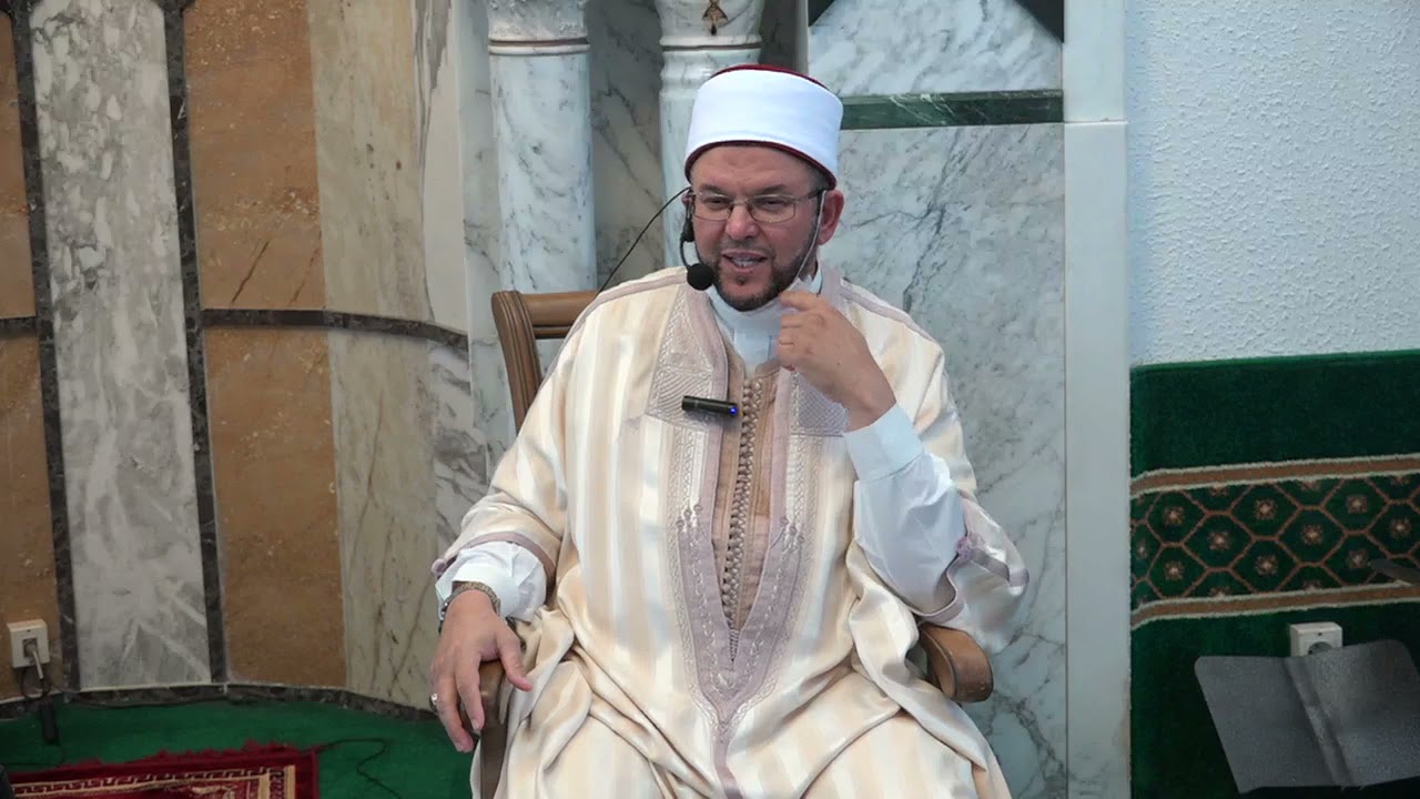 ذكرُ الله عزّ و جلّ شعارُ العارفين بالله تعالى للدكتور منير الكمنتر