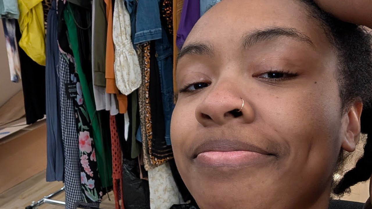 Sell, Donate, or Keep? | Trying on Clothes | Therapy Homework