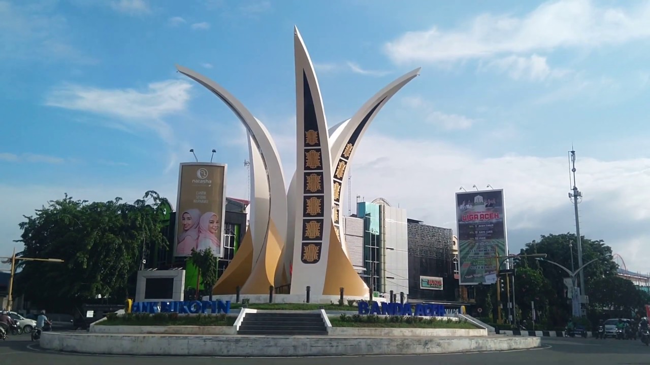 Banda Aceh - Simpang Lima - YouTube