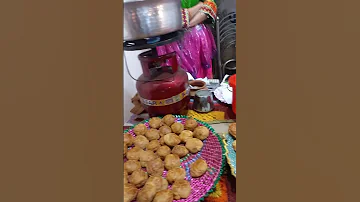 اکیلے ہی خوش رہنا سیکھو کیا پتا کون کب کہاں ساتھ چھوڑ دے 