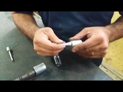 Vídeo: Como você usa um prensador de mangueira hidráulica?