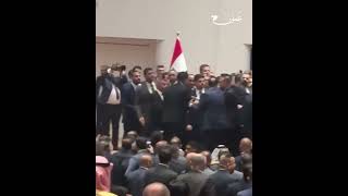 مشاجرة بين النواب داخل مجلس النواب العراقي #عمون #العراق