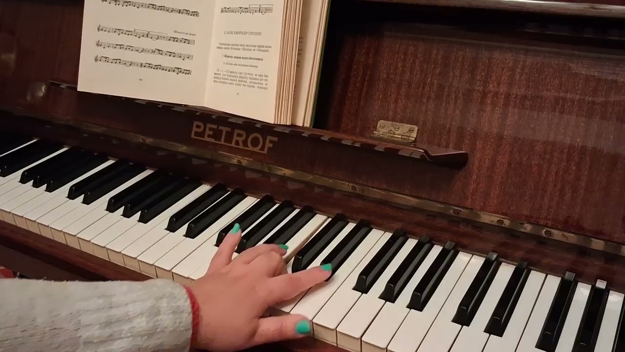 MUSİQİ  DƏRSLERİ   SOLFECİO  MUSİQİ NƏZƏRİYYƏSİ  ŞÜŞTƏR  LADİ MƏQAMI  müxtəif  mayelərden qurulması 