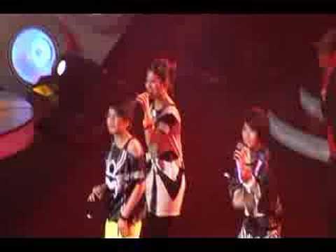 2007MusicRadio中国TOP排行榜颁奖晚会: S.H.E.《中国话》