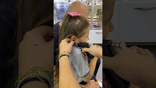 Kulağını Deldirirken Çok Cesurca Davrandı Şfet シ