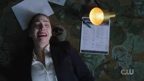 The Flash 7 | Caitlin, Barry and Frost fears | 7x05