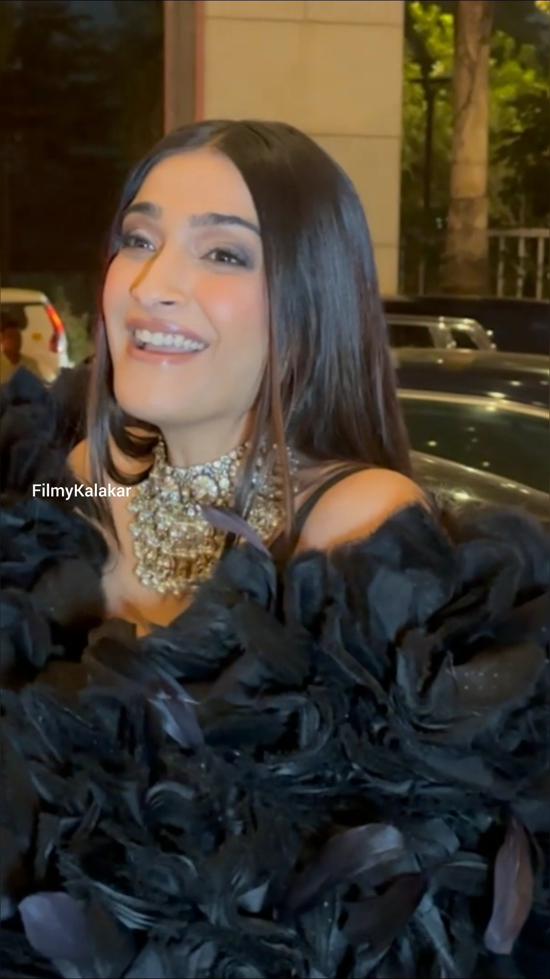 The diva, the fashion icon #sonamkapoor ? #filmykalakar
