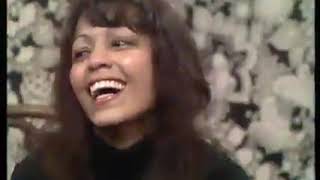 Download Lagu Lieve Hugo + Happy Boys (Live) - No njang alla njang \u0026 Lobi foe moni MP3