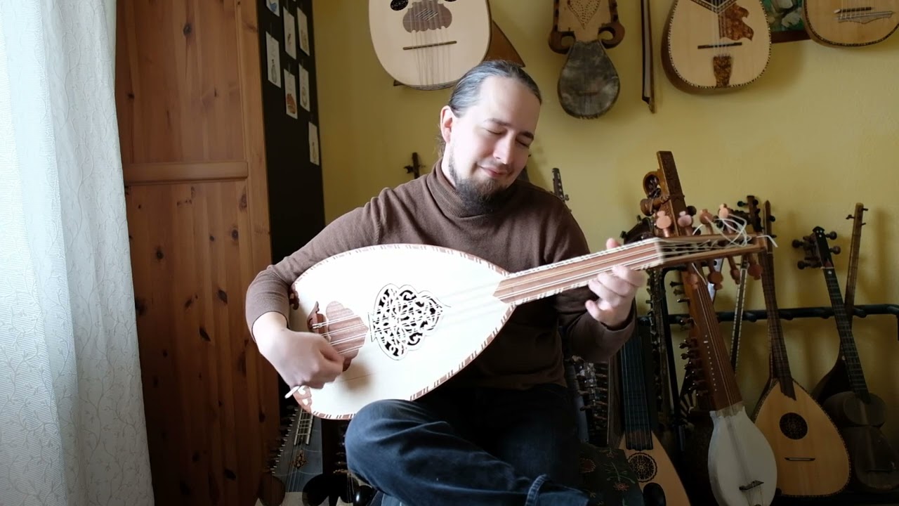 Kwitra / Kouitra - traditional lute from Algeria / عود اندلسى