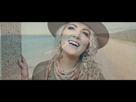 在 YouTube 上觀看「I Still Call Australia Home」