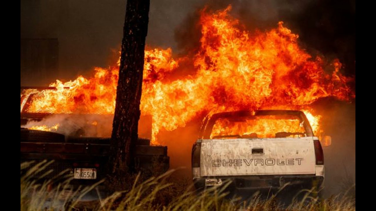 Fire move. Пожар Дикси в Калифорнии. Пожары в Калифорнии (2018). Калифорнийский пожар 2018. Крупный пожар в городе Гринвилл.