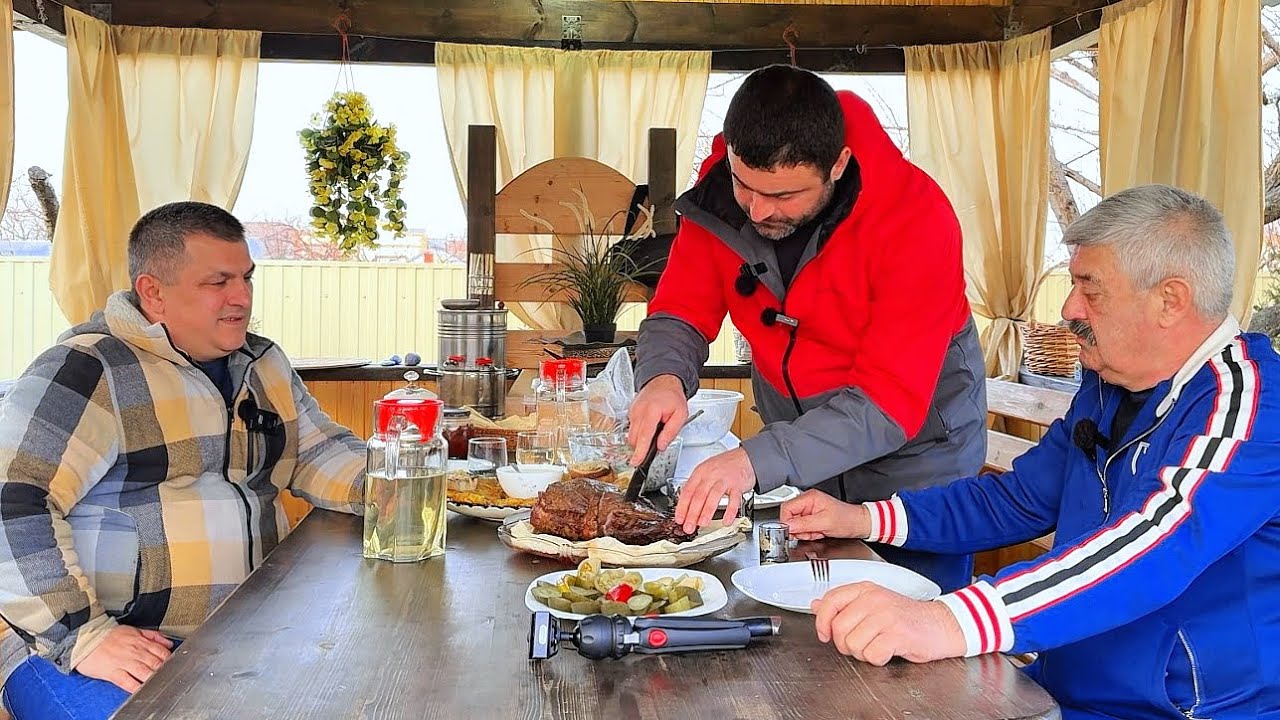 Приехали с Сашей к Чихе в гости, готовим Мясо под домашнюю Чачу!
