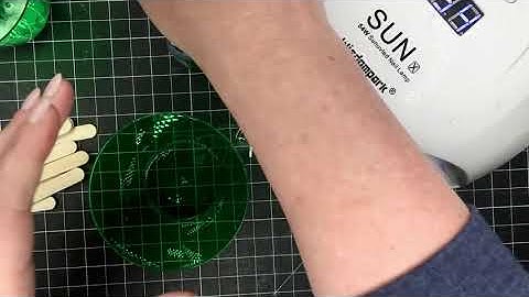 Adding UV resin to umbrella zipper pulls