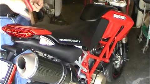 Ducatitech.com "HowTo" Install HM69 Large Fuel Tank for Ducati Hypermotard (Part 1)