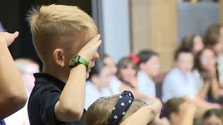 Veterans honored one song at a time at Syracuse school