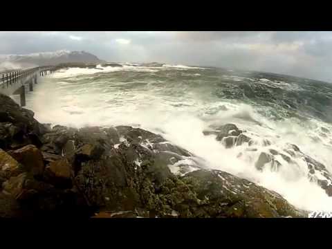 فيديو: على ساحل المحيط الأطلسي