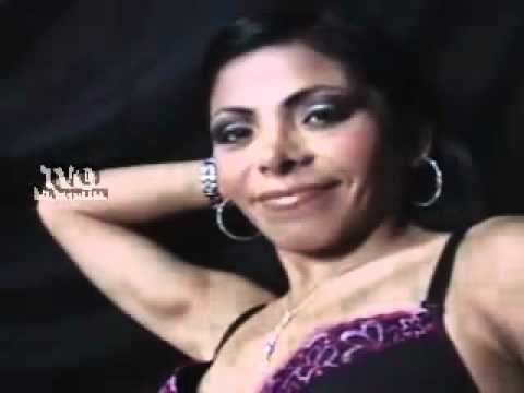 Janet Valencia posando con lenceria