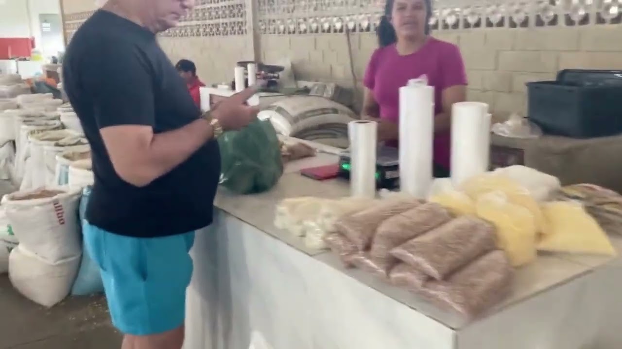 Mostrando a variedade de coisas que têm na feira de Solânea/PB - Parte 4! 